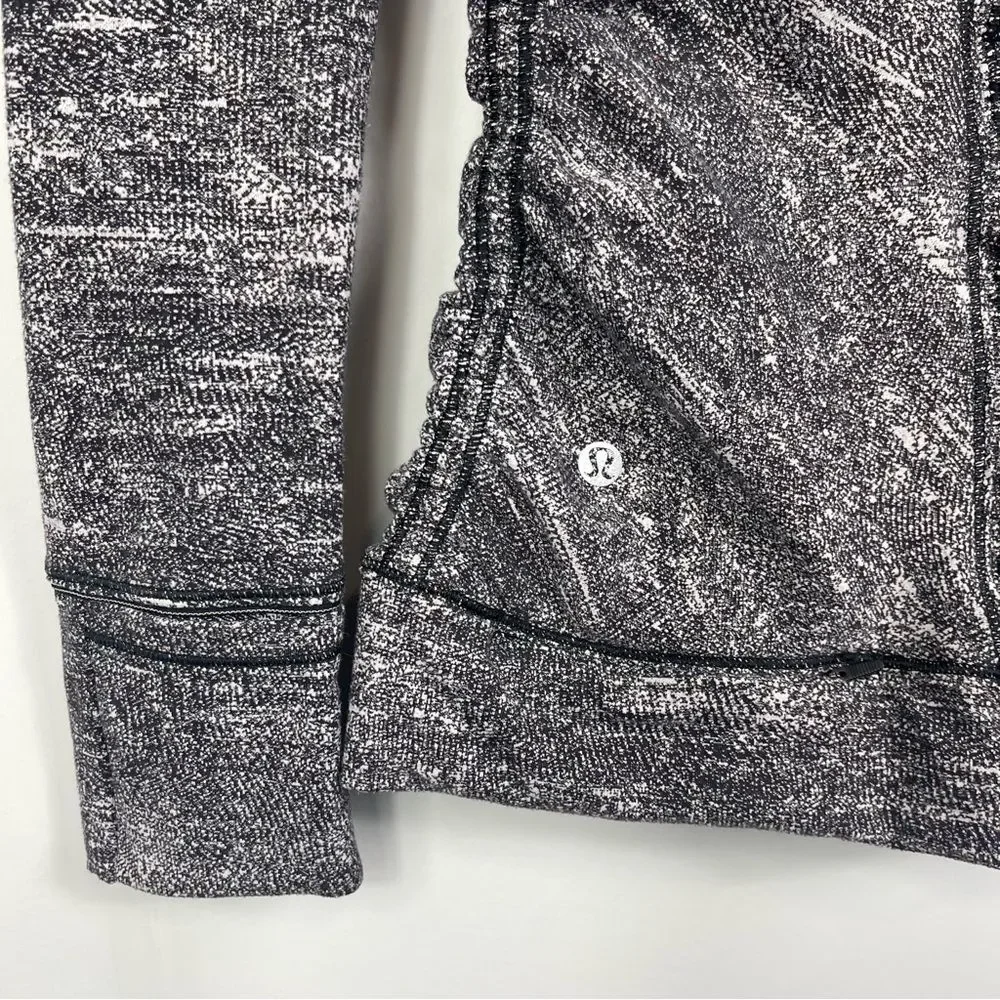 Lululemon Cypress Kiss 1/2 Zip Rush Jacquard Black White Run Yoga Thumbholes 4